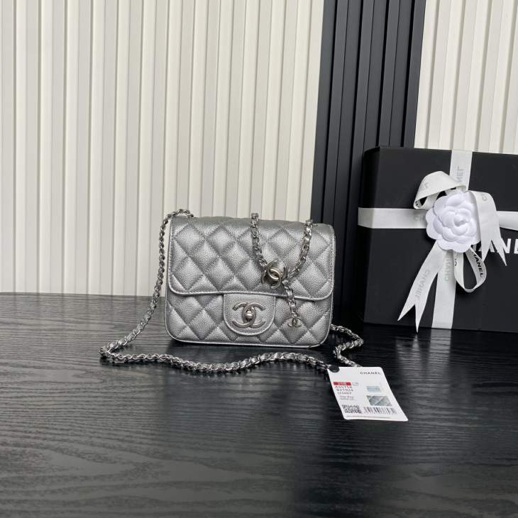 Picture of Chanel Handbags 2 _SKUfw239836036fw